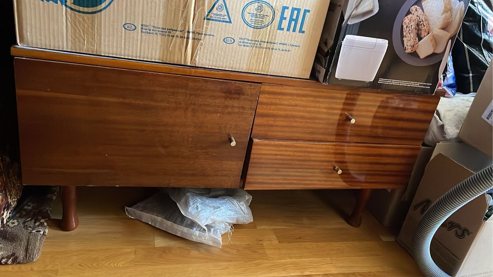 шкаф тумбочка полки табурет стол