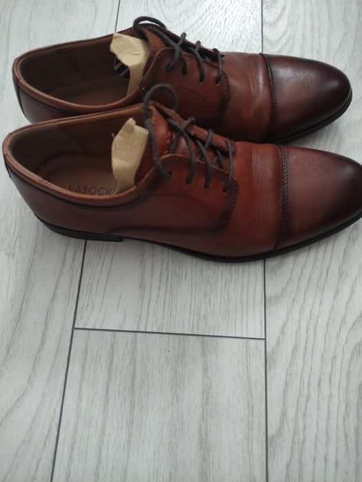 Pantaloni eleganți