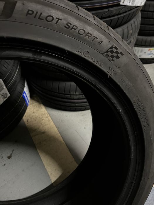 255/45/19 Michelin Pilot sport 4 AO