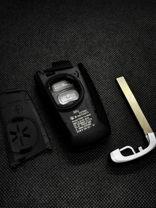 Carcasă cheie BMW – compatibilă cu modele Seria F (4 butoane)
