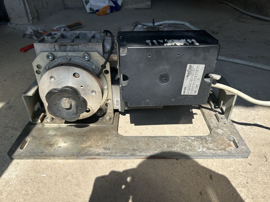 Motor profesional pentru poartă culisantă industrială GfA Elektromaten ST 16.24-40.00 – Germania