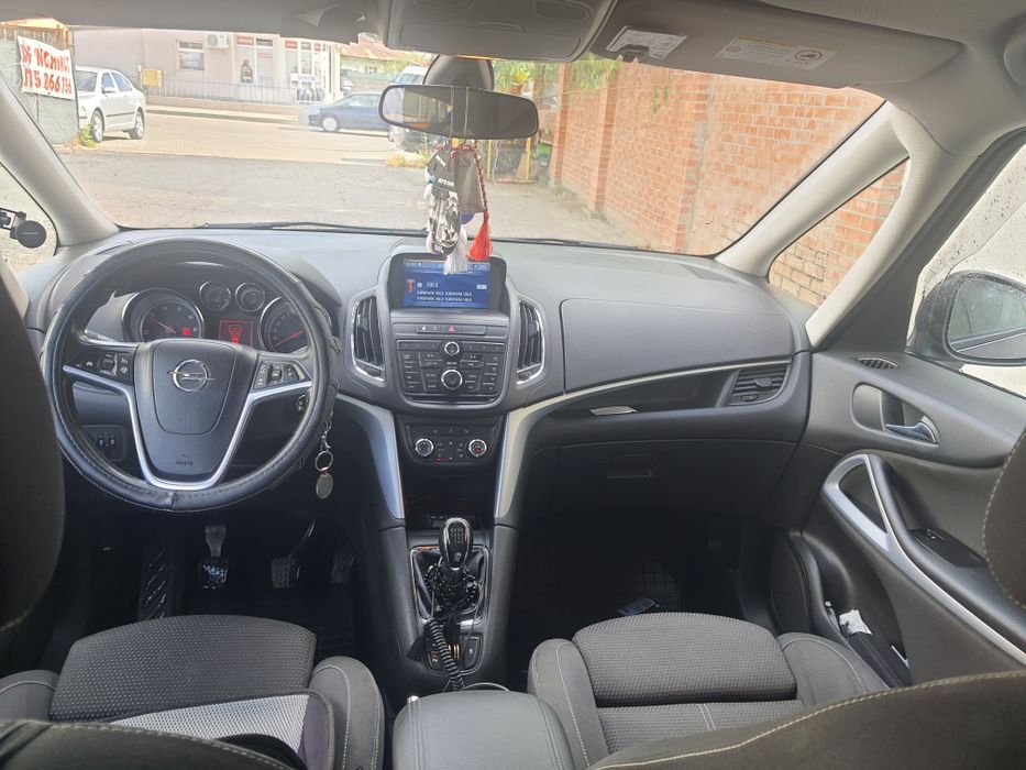 Opel zafira c 2012