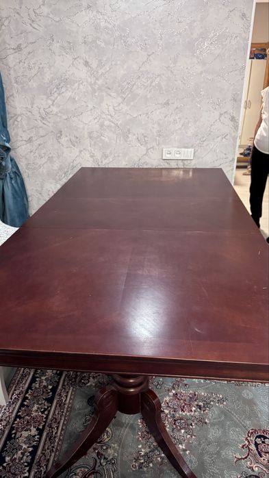 Стол в гостиную раздвижной без стульев