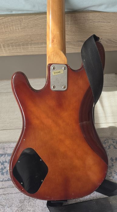 Бас китара Fender