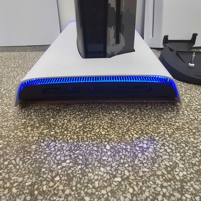 Камуфлажен PlayStation 5 с 2 джойстика, 4 топ игри, 2 охлаждания, PS5
