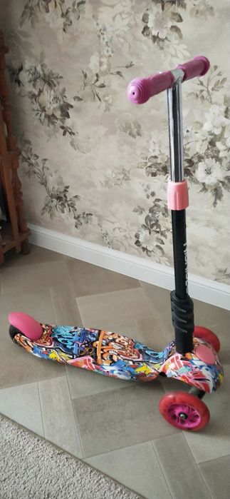 Продам самокат для девочки