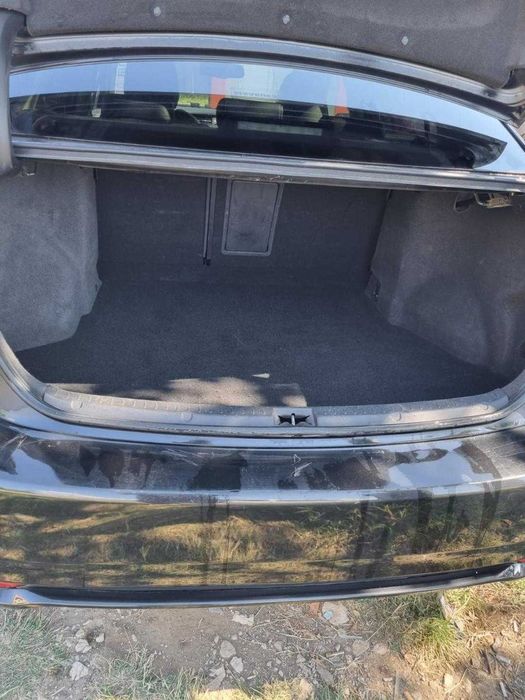 Продавам Toyota Avensis