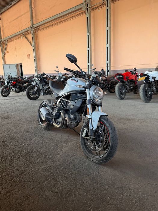 Ducati monster 797
