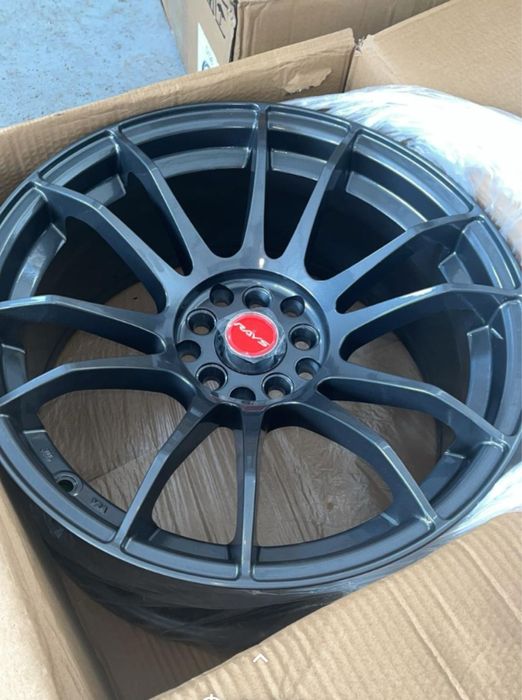 Продам комплект дисков с шинами