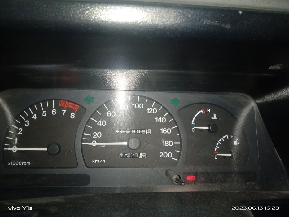 Автомобиль NEXIA1 DAEWOO