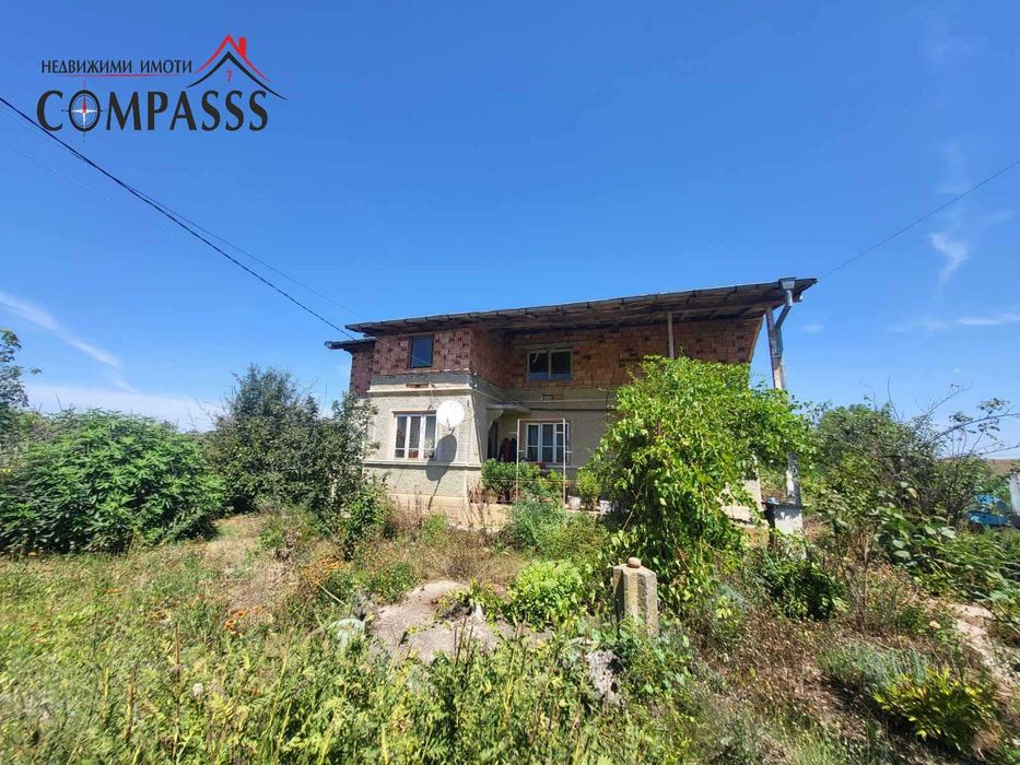 с. Градини, Общ. Ген. Тошево, къща с двор – 47000лева!