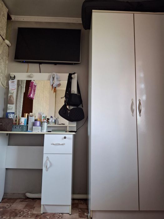 Продаётся шифонер с туалетным столиком