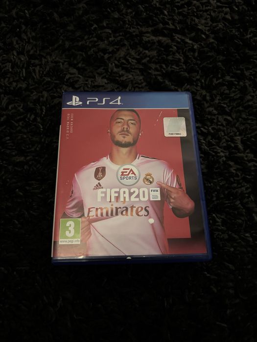 Fc и Fifa за PlayStation 4