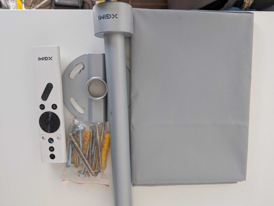 Videoproiector portabil Xgimi Halo+