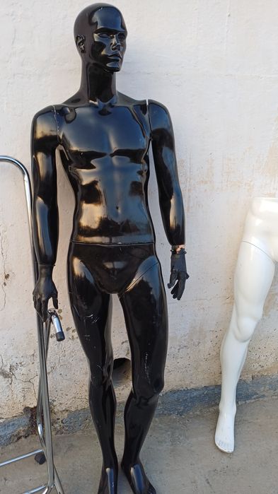 Маникены и стойка для зеркала, в магазин одежды!!!