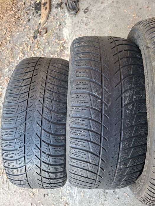 Продам шины 235/50/18