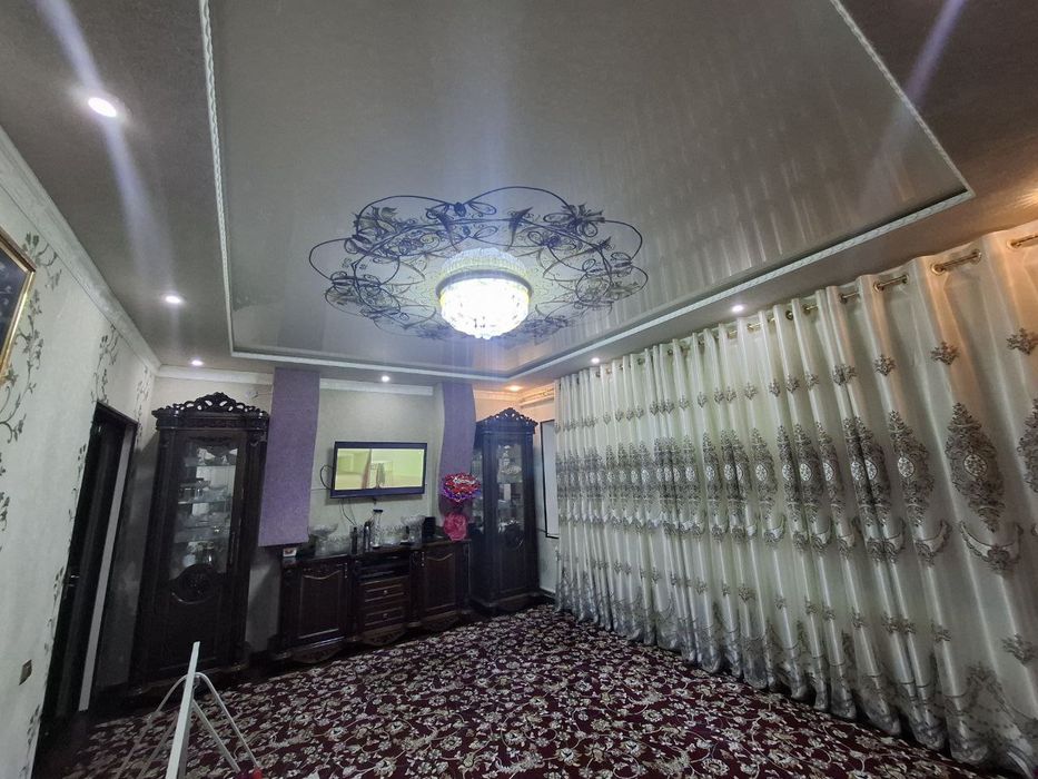 4 Xonali dom sotiladi