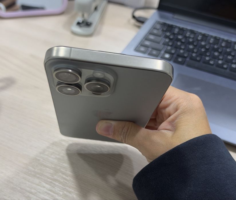 Продам iphone 15 pro max 256 gb