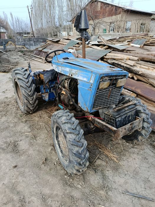 Traktor sotiladi holati yaxshi