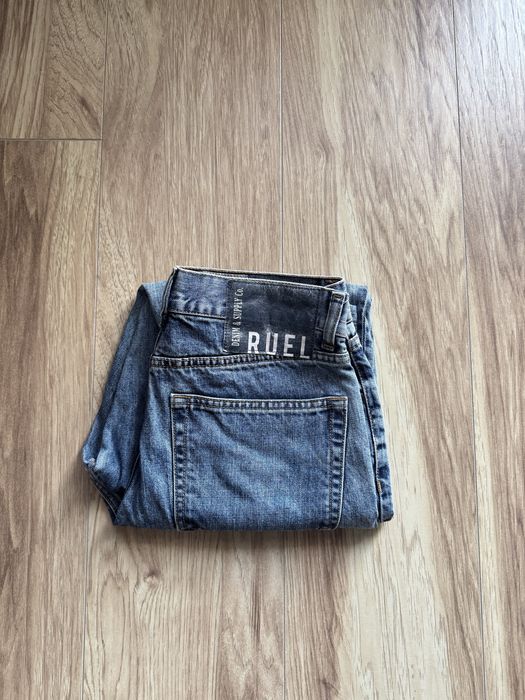 Дънки Ruel с изрязани части отпред, M, €20