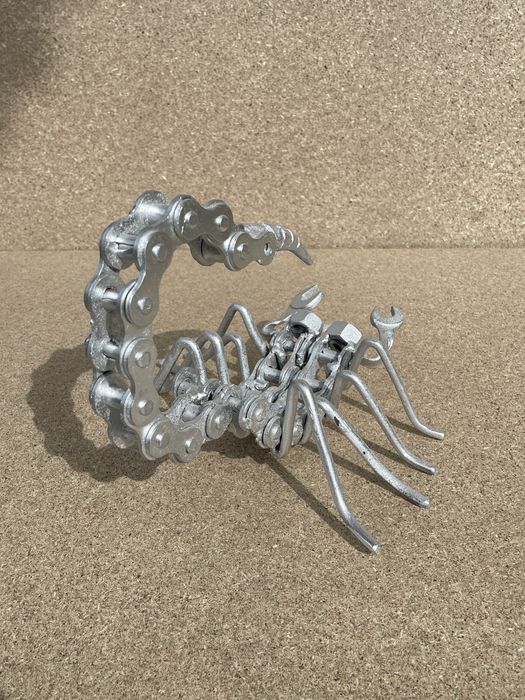 Скорпион из железа