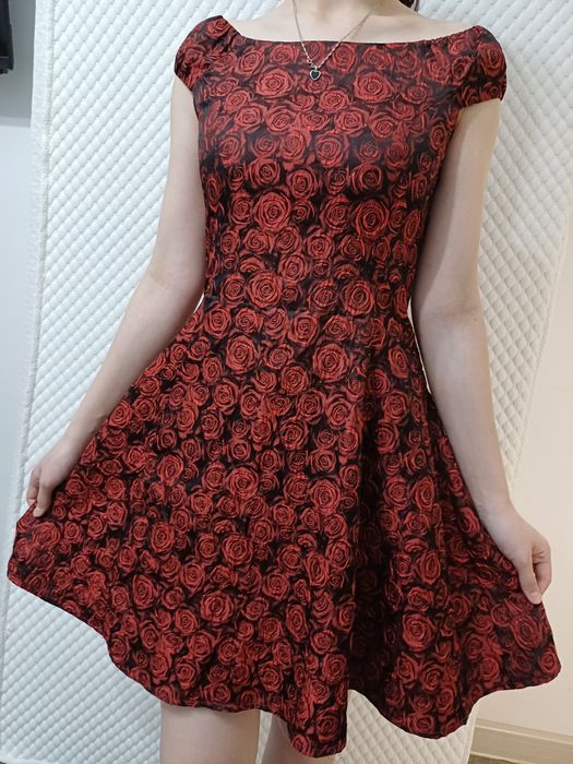 Платье на девочку нарядное