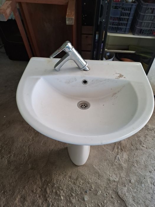 Раковина б/у с пьедисиалом