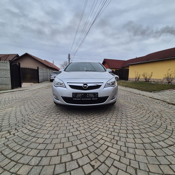 OPEL Astra 2010