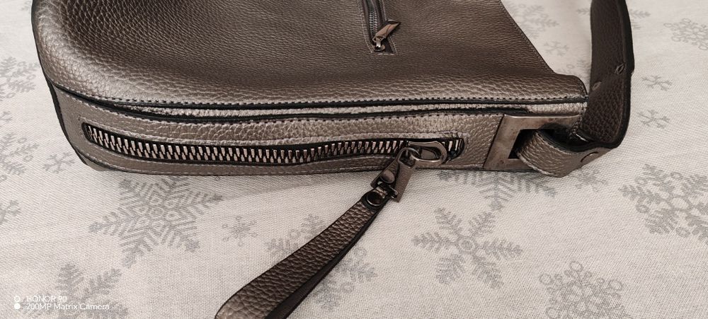 Дамска чанта  перфектно състояние