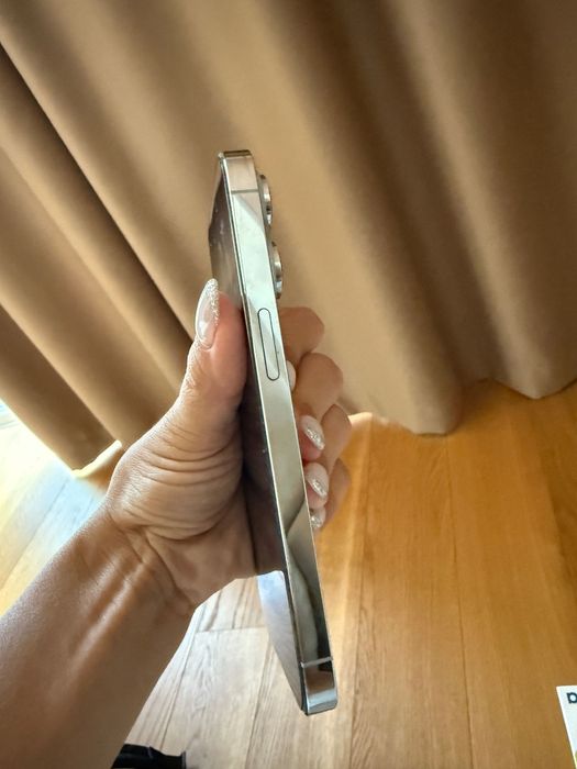 Продавам iphone 14 pro/256