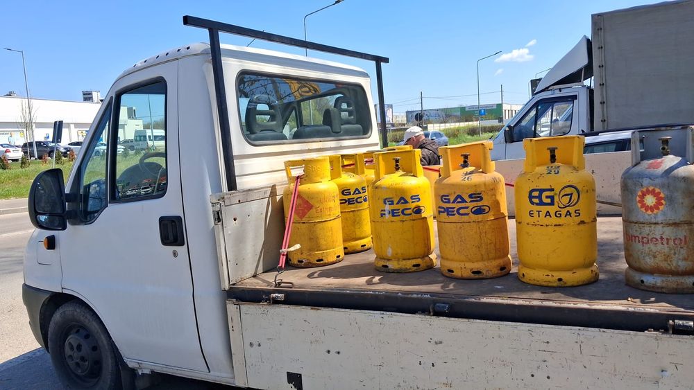 4 Butelii galbene  170 lei buc