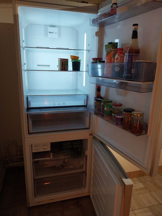 Vând frigider Beko !
