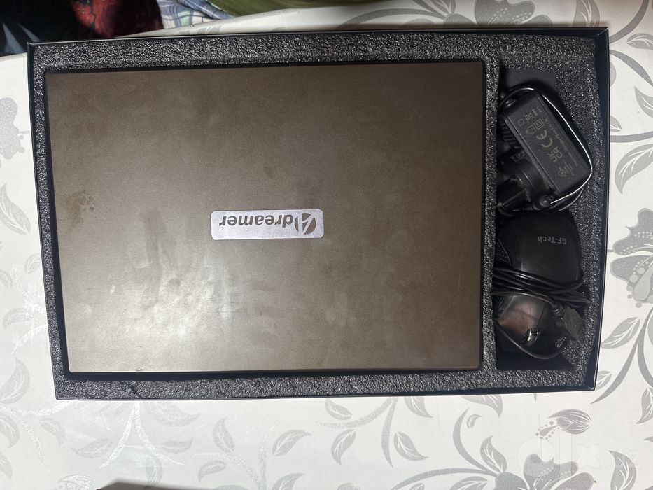 Noutbuk Adreamer. 8GB