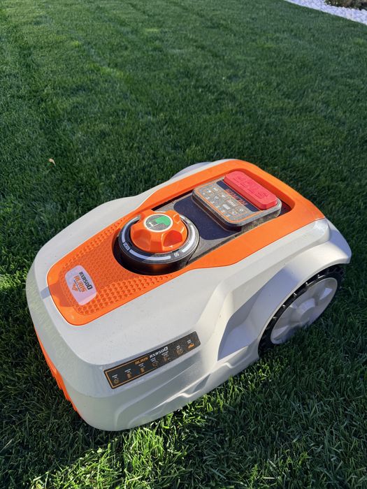 Robot tuns gazon ruris