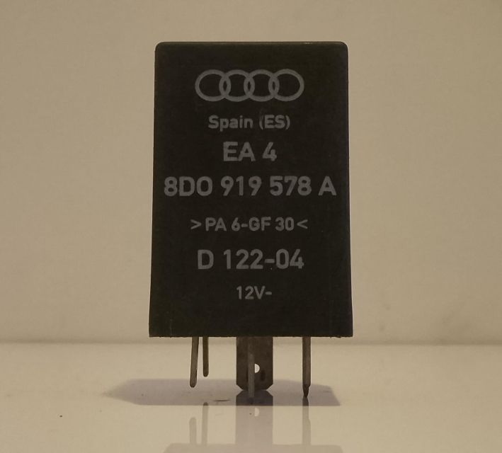 Releu  384 8D0919578A Volkswagen VW Passat B5