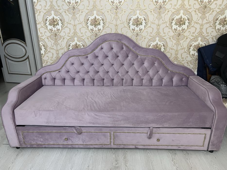 Продам срочно диван