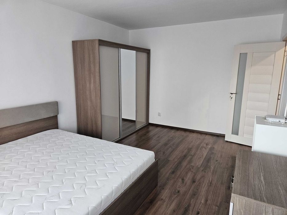 PROPRIETAR –  inchiriez Garsonieră 36 mp, decomandată, bloc mixt, lângă Mega Mall, et. 2/4