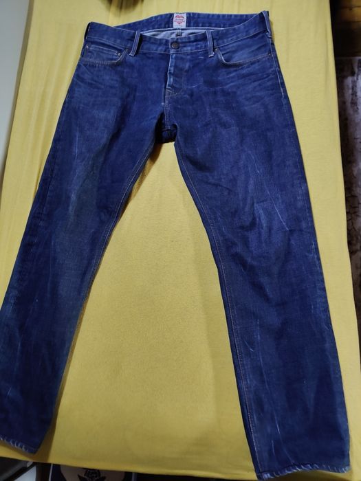 Продавам мъжки дънки Carhartt