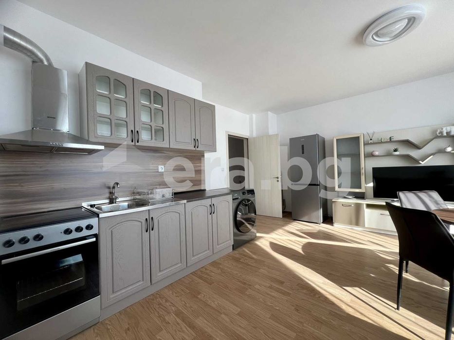 Дава се под наем Двустаен апартамент в Варна, м-т Траката - 77 кв.м за 600 € - Снимка #2