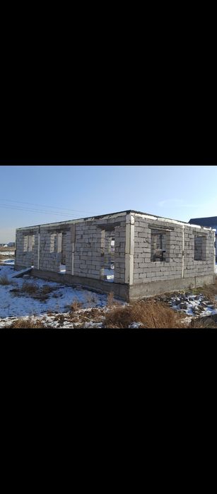 6 соттык жер сатылады, 12/9 м 108м2  , 2025салынган