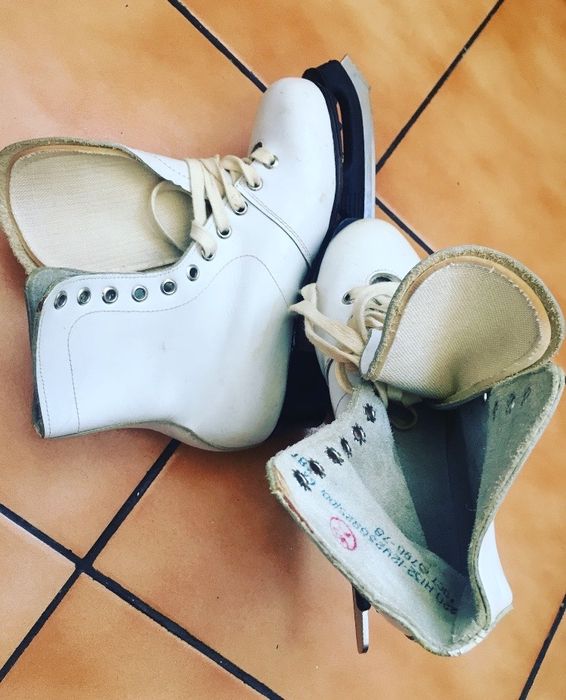De vanzare patine din piele
