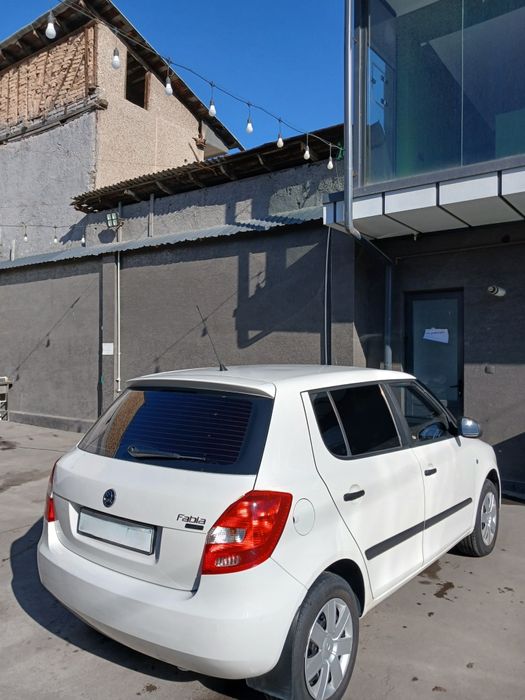 Шкода фабия 1.4 Сотилади