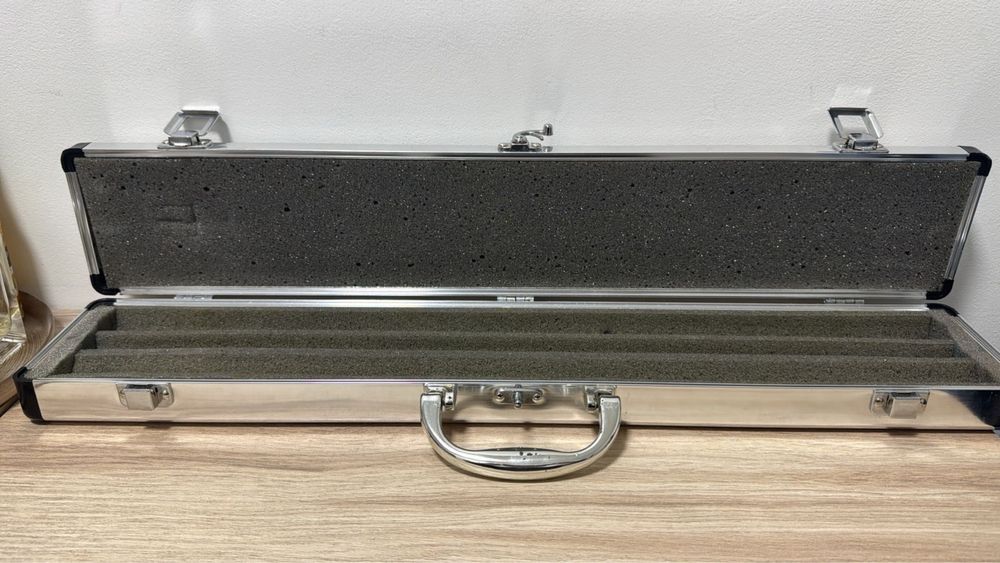 Кейс для трехсоставного кия