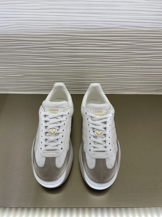 Adidasi Louis Vuitton