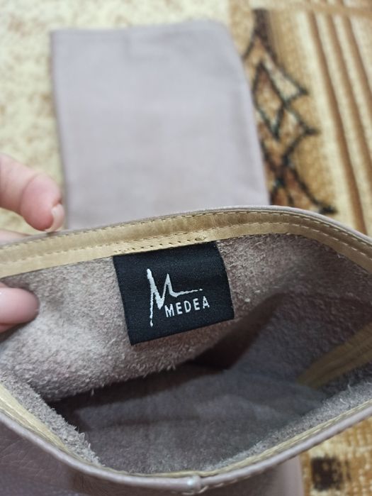 Продам демисезонные сапоги