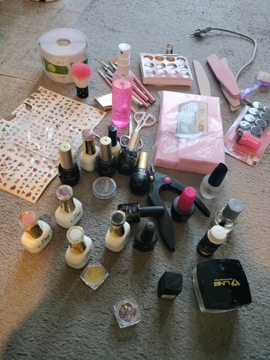 De vânzare kit unghii cu gel