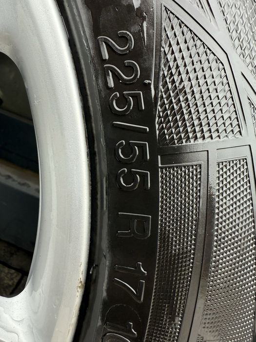 audi A4 ДОТ 21г 225/55/17 Оригинални Комплект 450лв