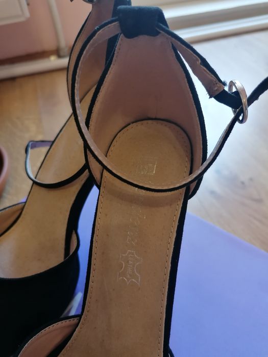 Елегантни дамски обувки