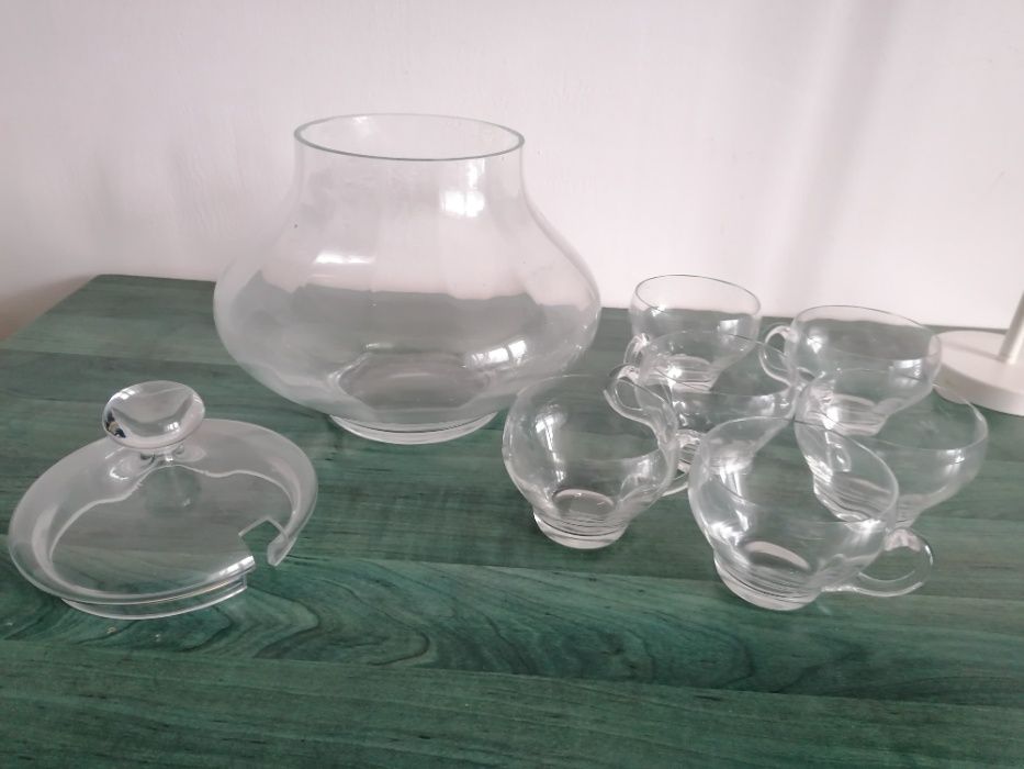 Seturi din sticla -bol si cesti pentru punci, vin sau alte bauturi