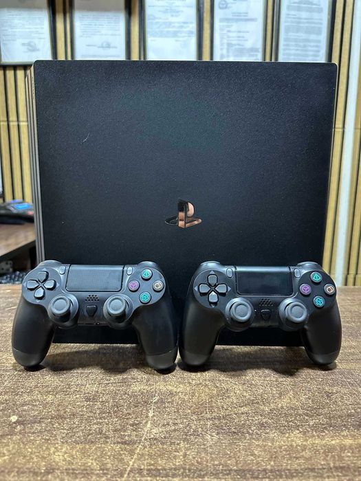PlayStation 4 Pro 1TB – отлично състояние